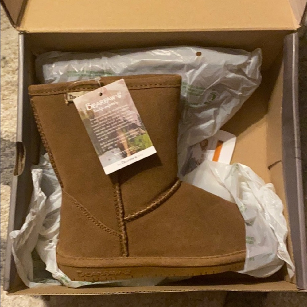 Bearpaw Emma Youth Boots Youth Size 2 Tan